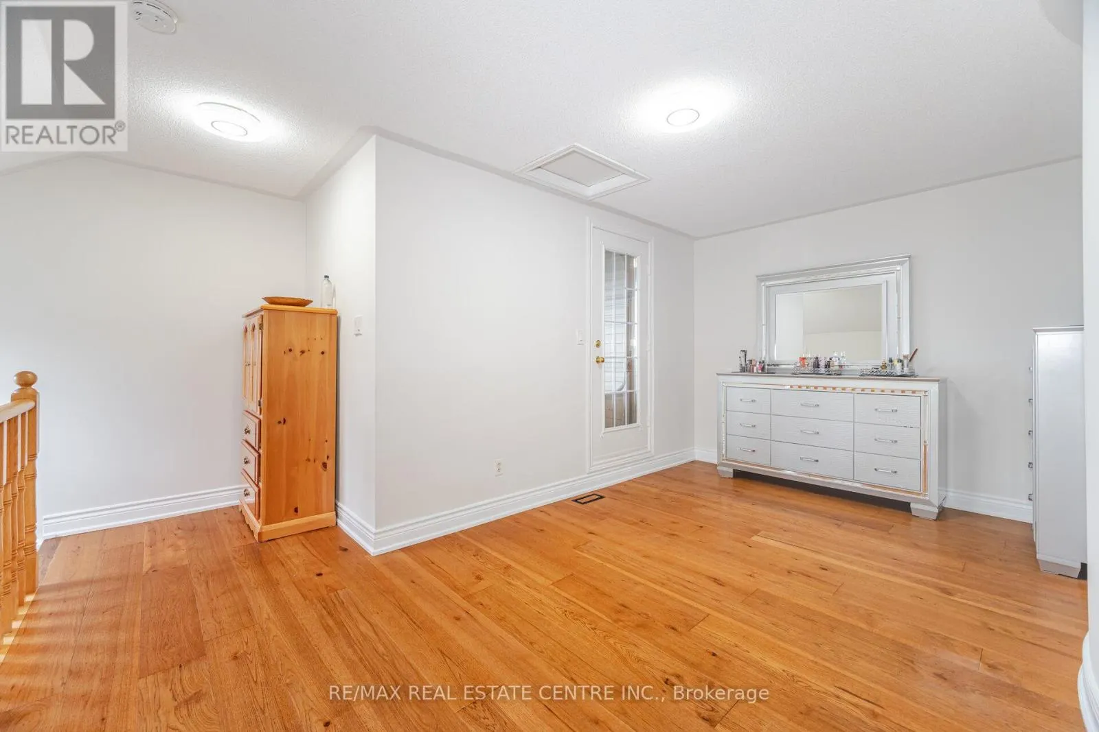 24 FUTURA AVENUE