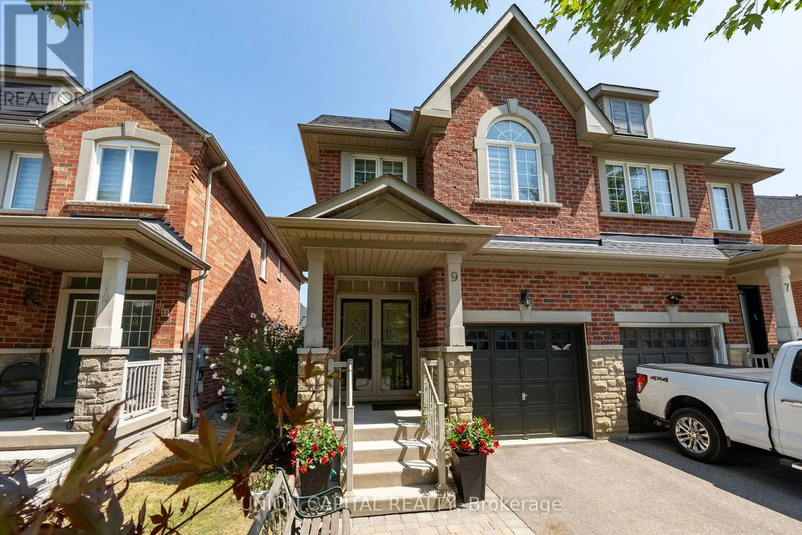 9 LANDWOOD AVENUE