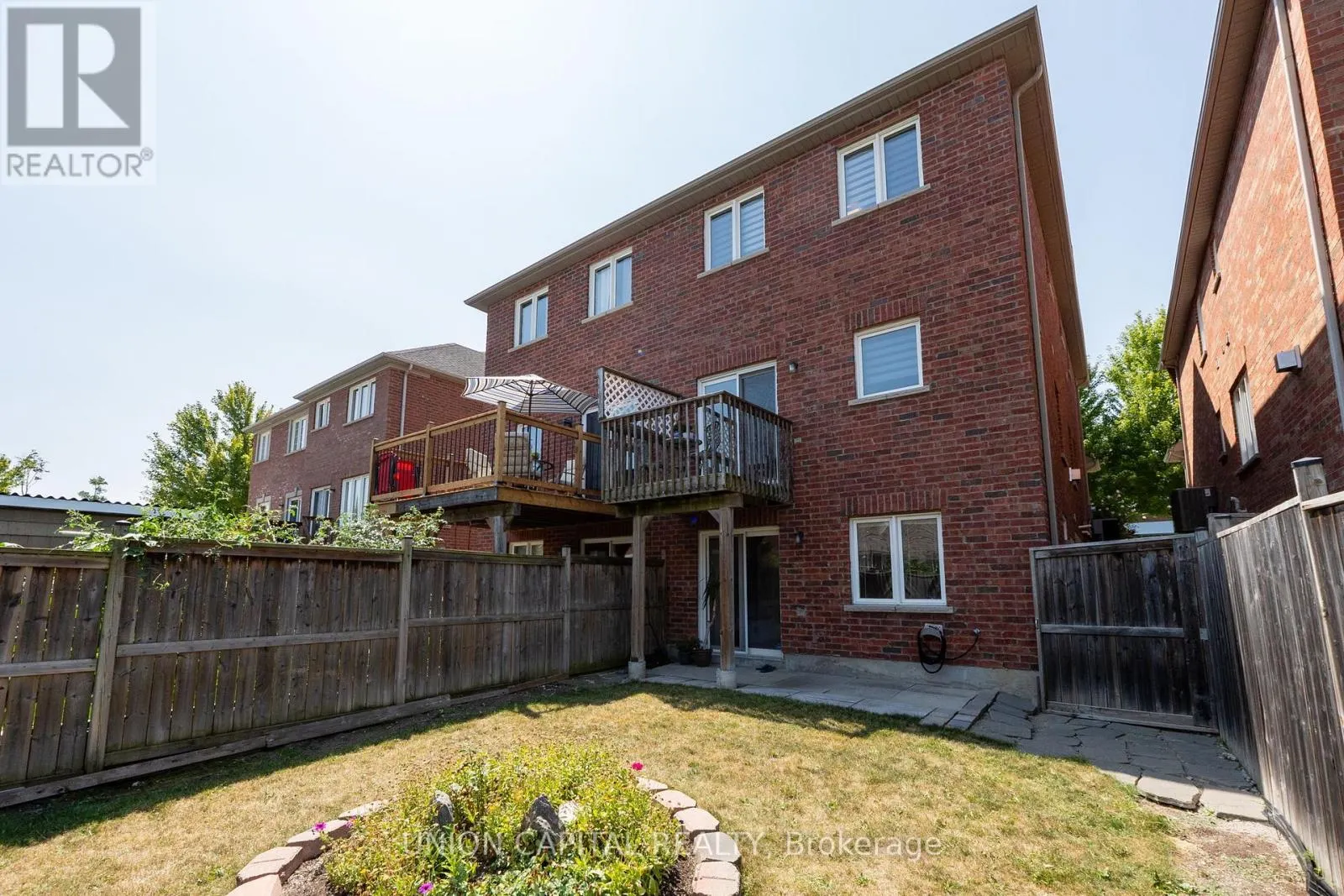 9 LANDWOOD AVENUE