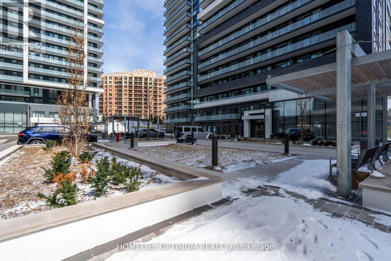 1704 - 95 ONEIDA CRESCENT