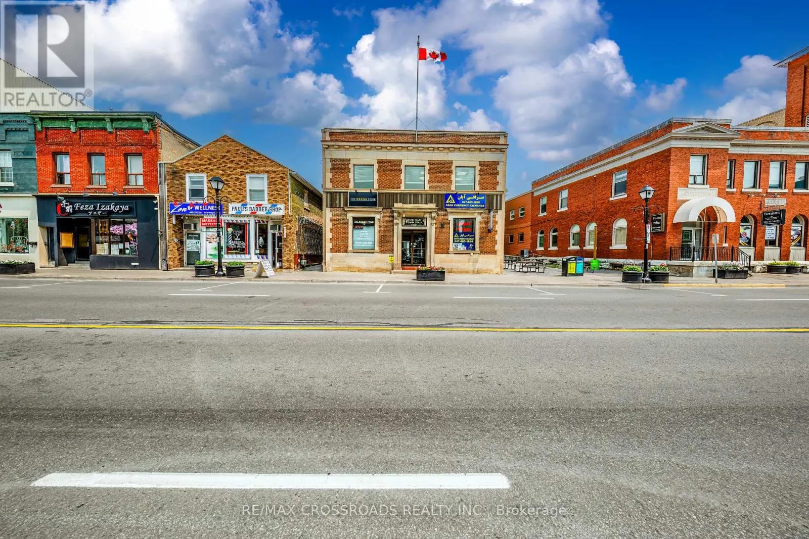 4 - 15221 YONGE STREET