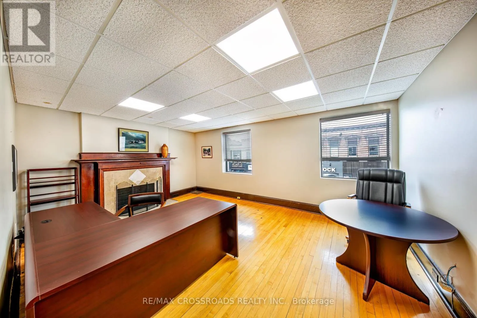 4 - 15221 YONGE STREET