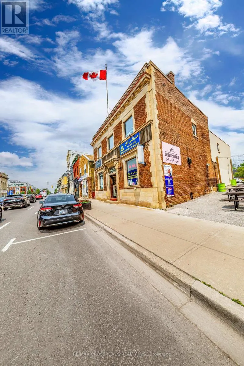 4 - 15221 YONGE STREET