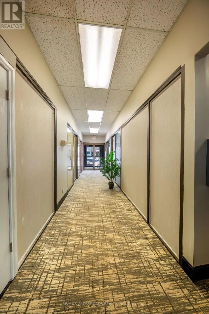 4 - 15221 YONGE STREET