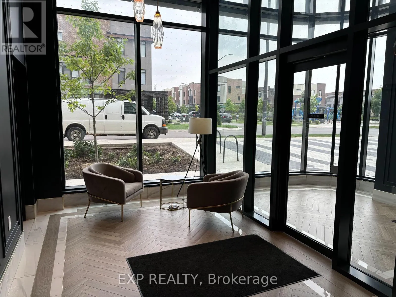 1101 - 120 EAGLE ROCK WAY