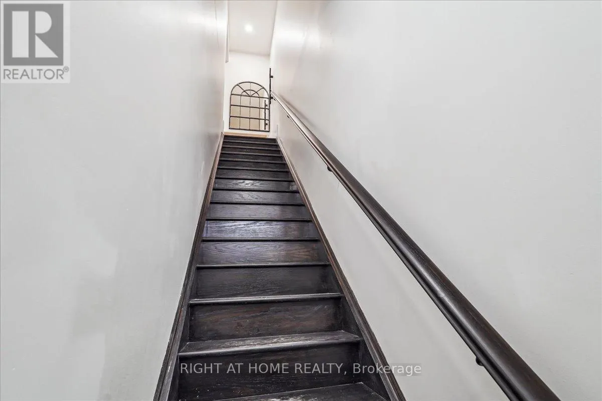 14 - 105 KAYLA CRESCENT
