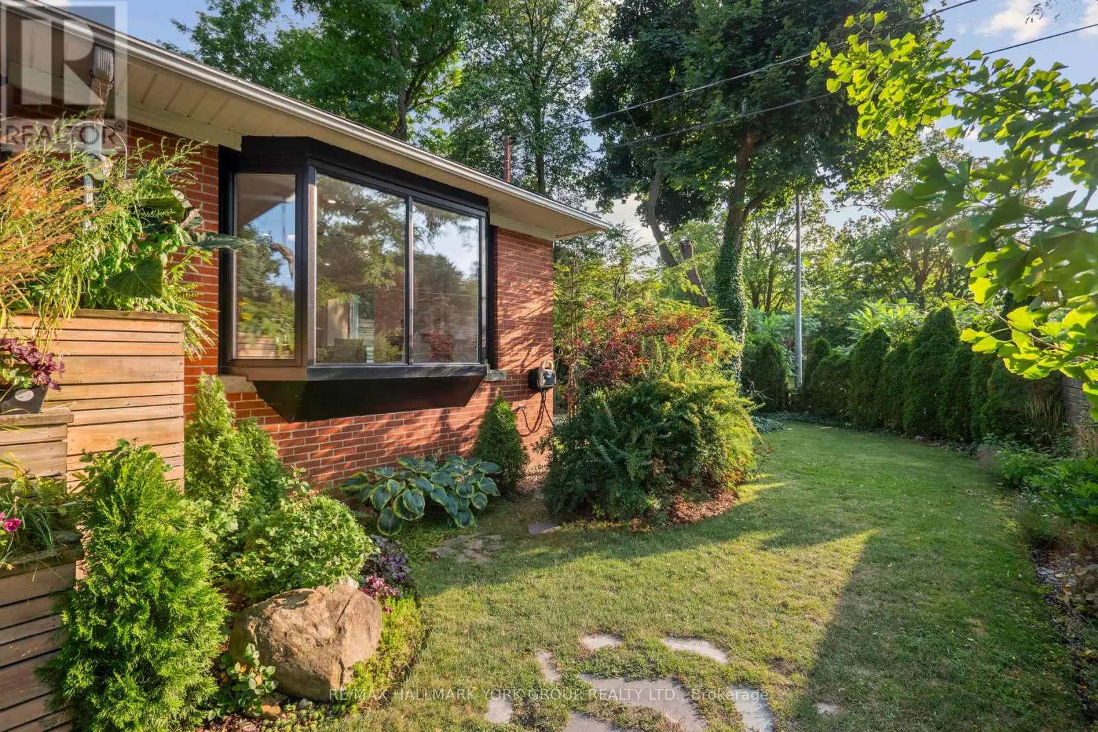 172 ALTAMIRA ROAD
