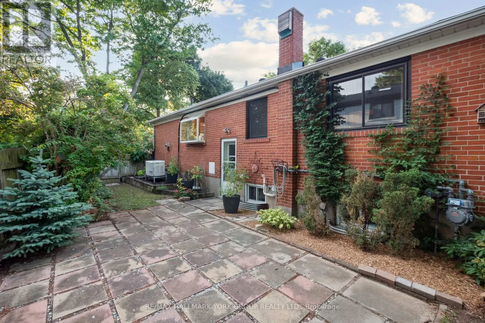 172 ALTAMIRA ROAD