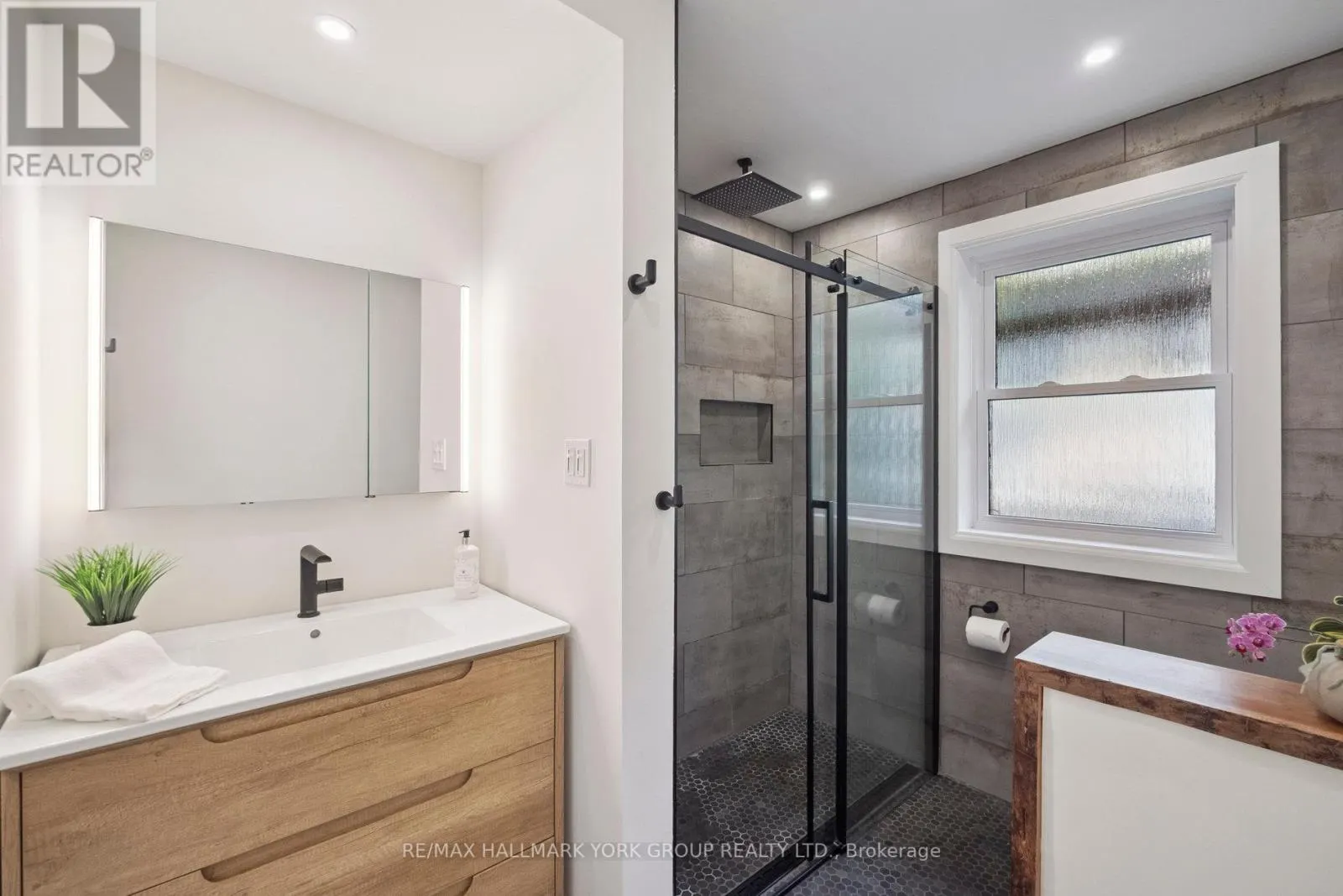 172 ALTAMIRA ROAD