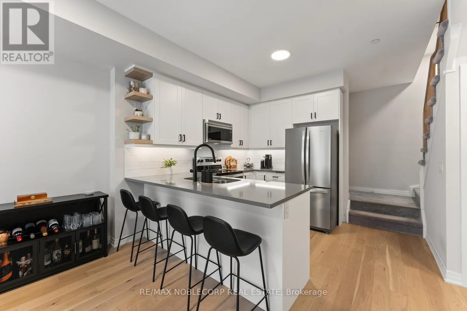 5 - 40 BAYNES WAY