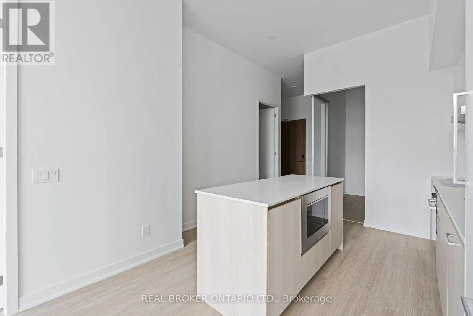104 - 8188 YONGE STREET