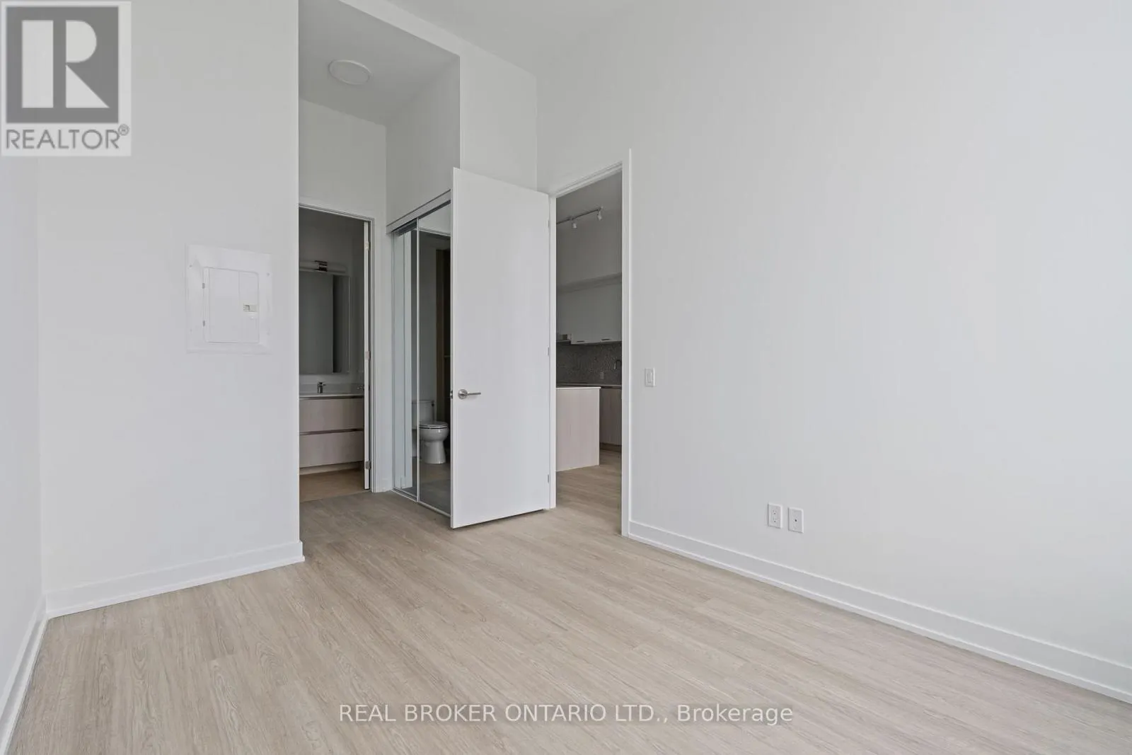 104 - 8188 YONGE STREET