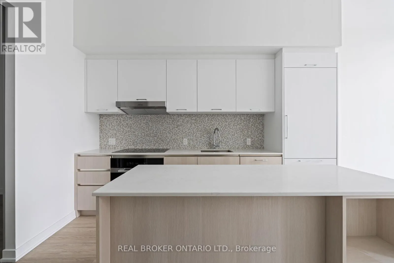 104 - 8188 YONGE STREET