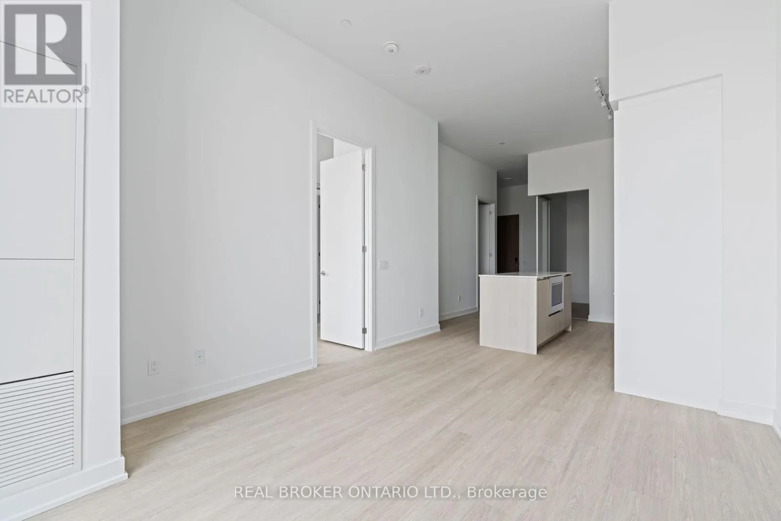104 - 8188 YONGE STREET