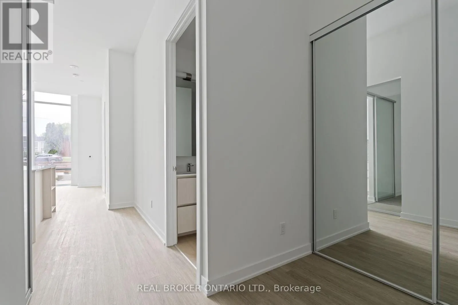 104 - 8188 YONGE STREET