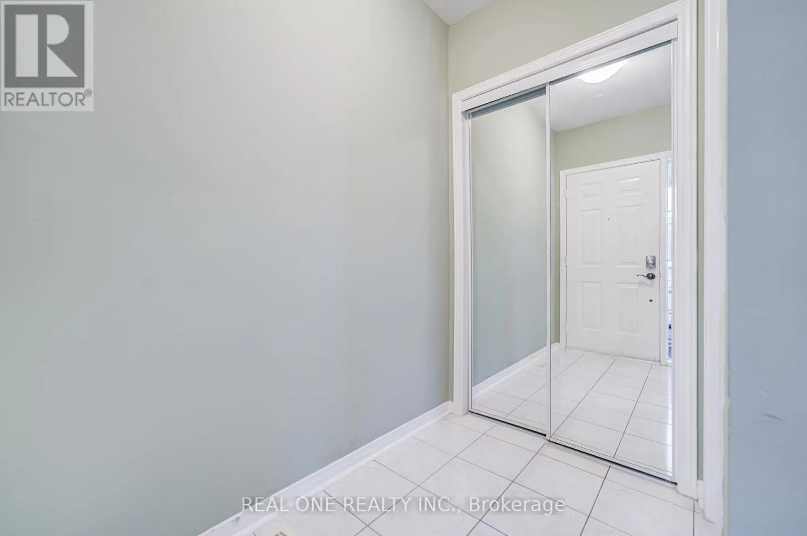 582 WILLOWICK DRIVE
