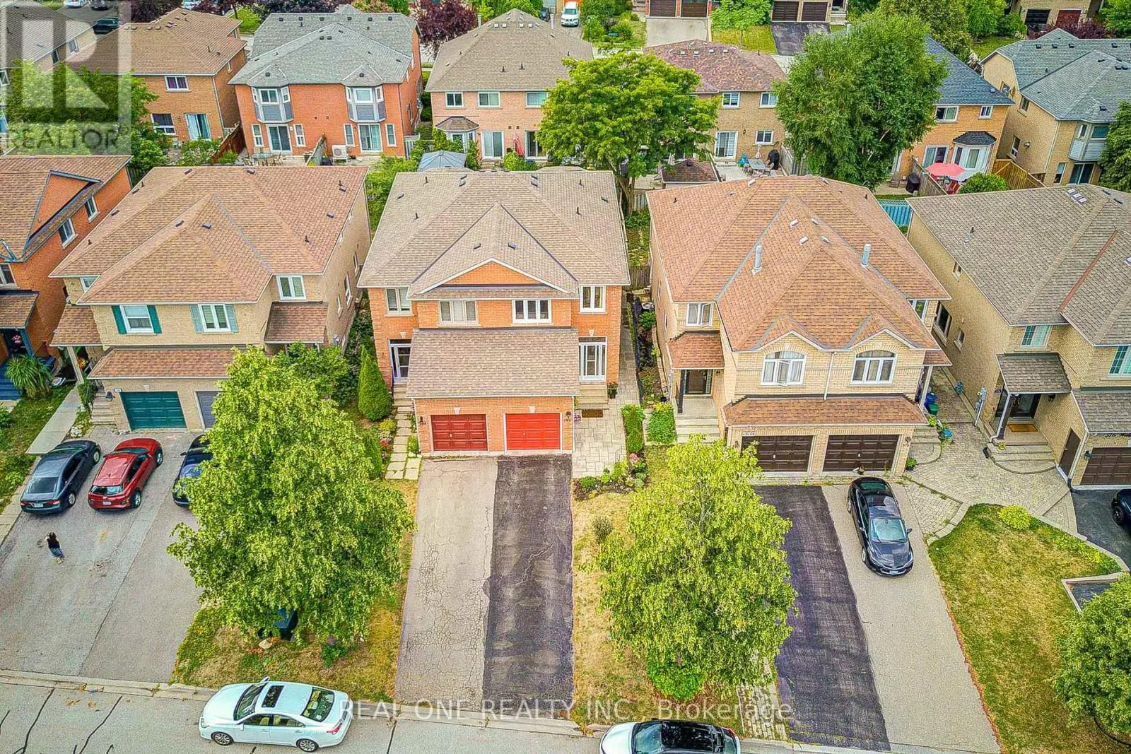 582 WILLOWICK DRIVE