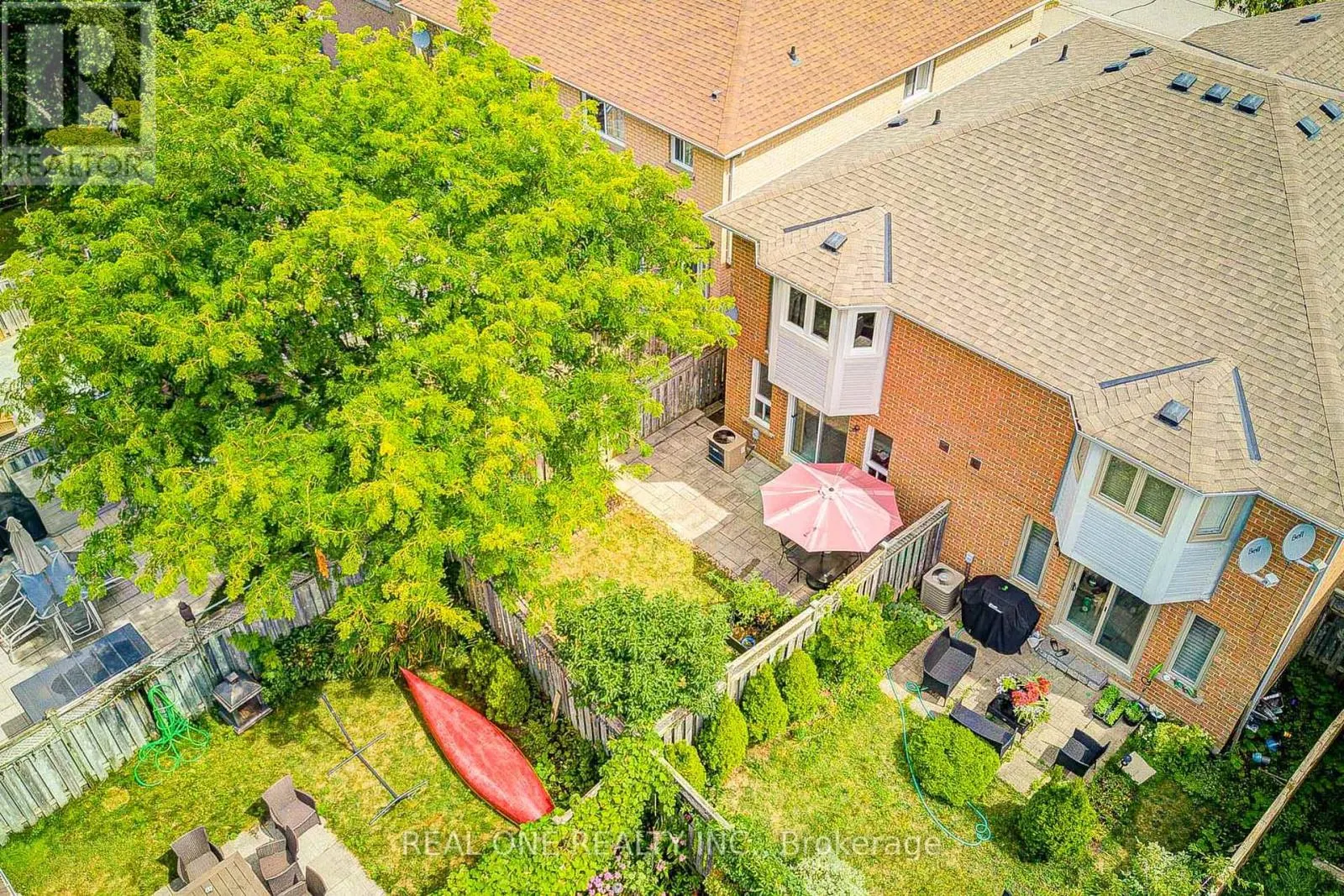 582 WILLOWICK DRIVE
