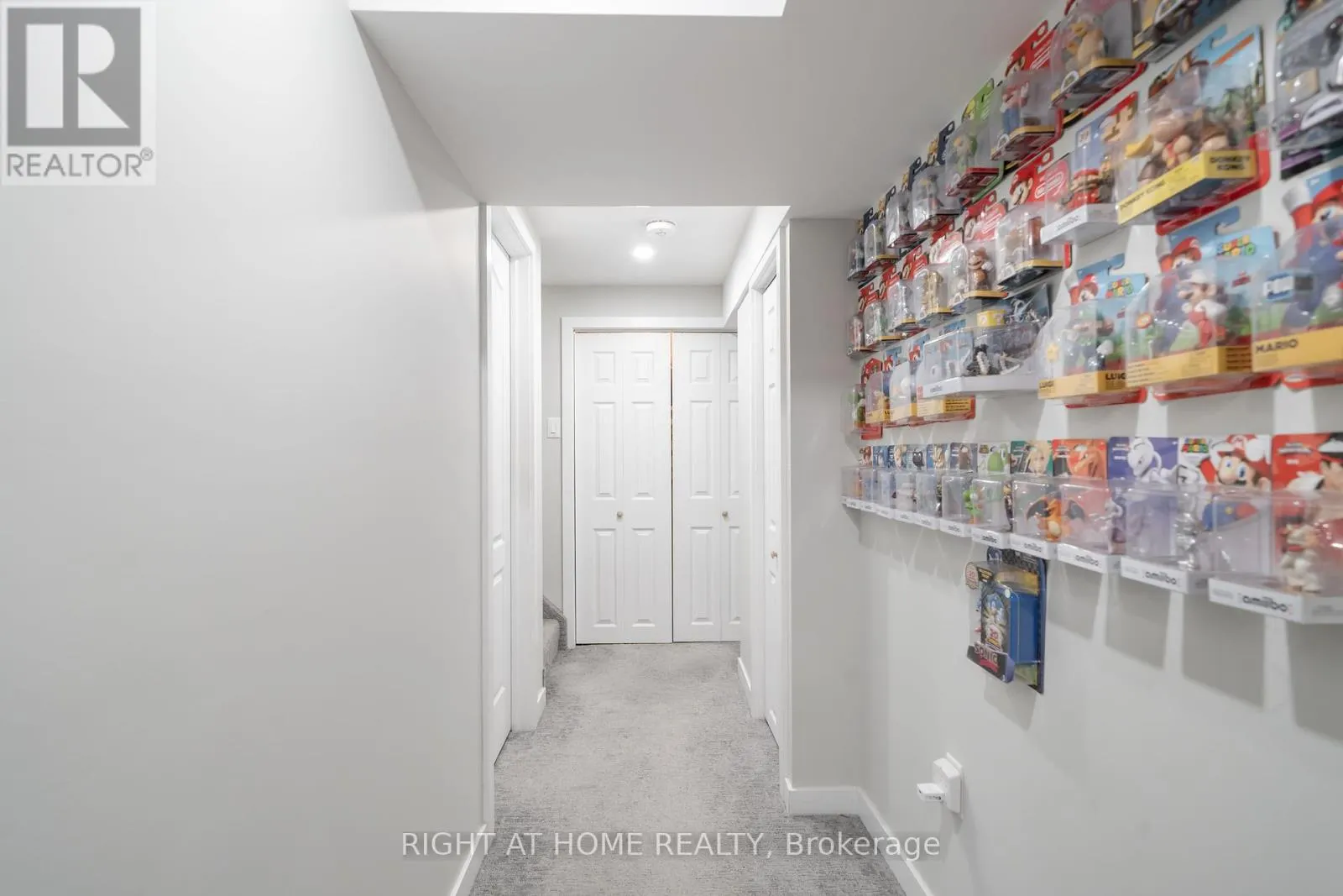 5 - 359 RIDDELL COURT