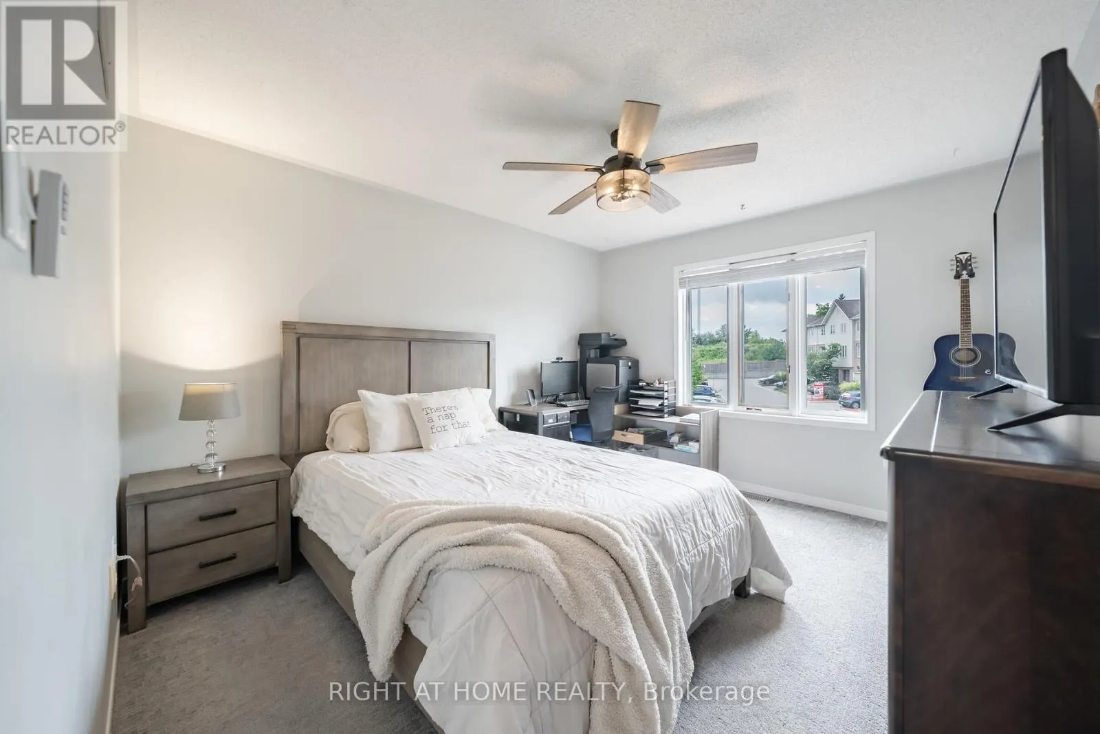 5 - 359 RIDDELL COURT