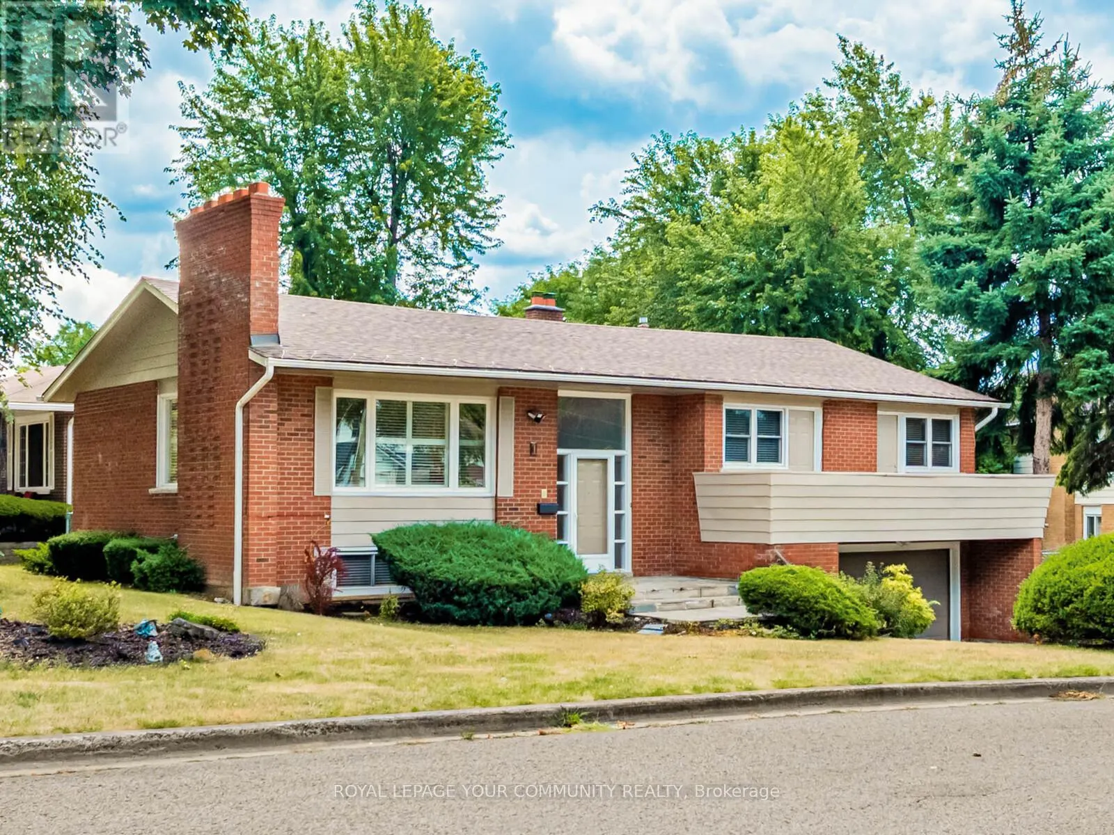 1 THORNY BRAE DRIVE