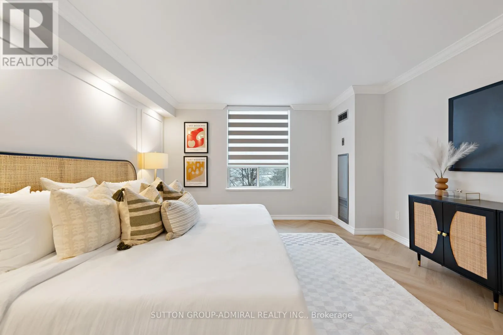 304 - 7 TOWNSGATE DRIVE