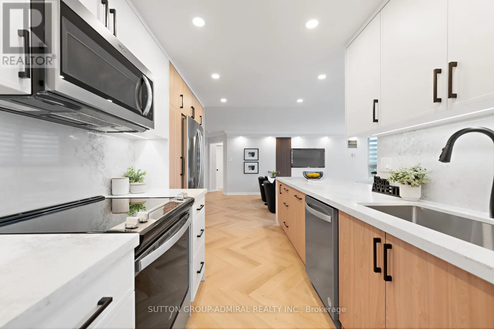 304 - 7 TOWNSGATE DRIVE