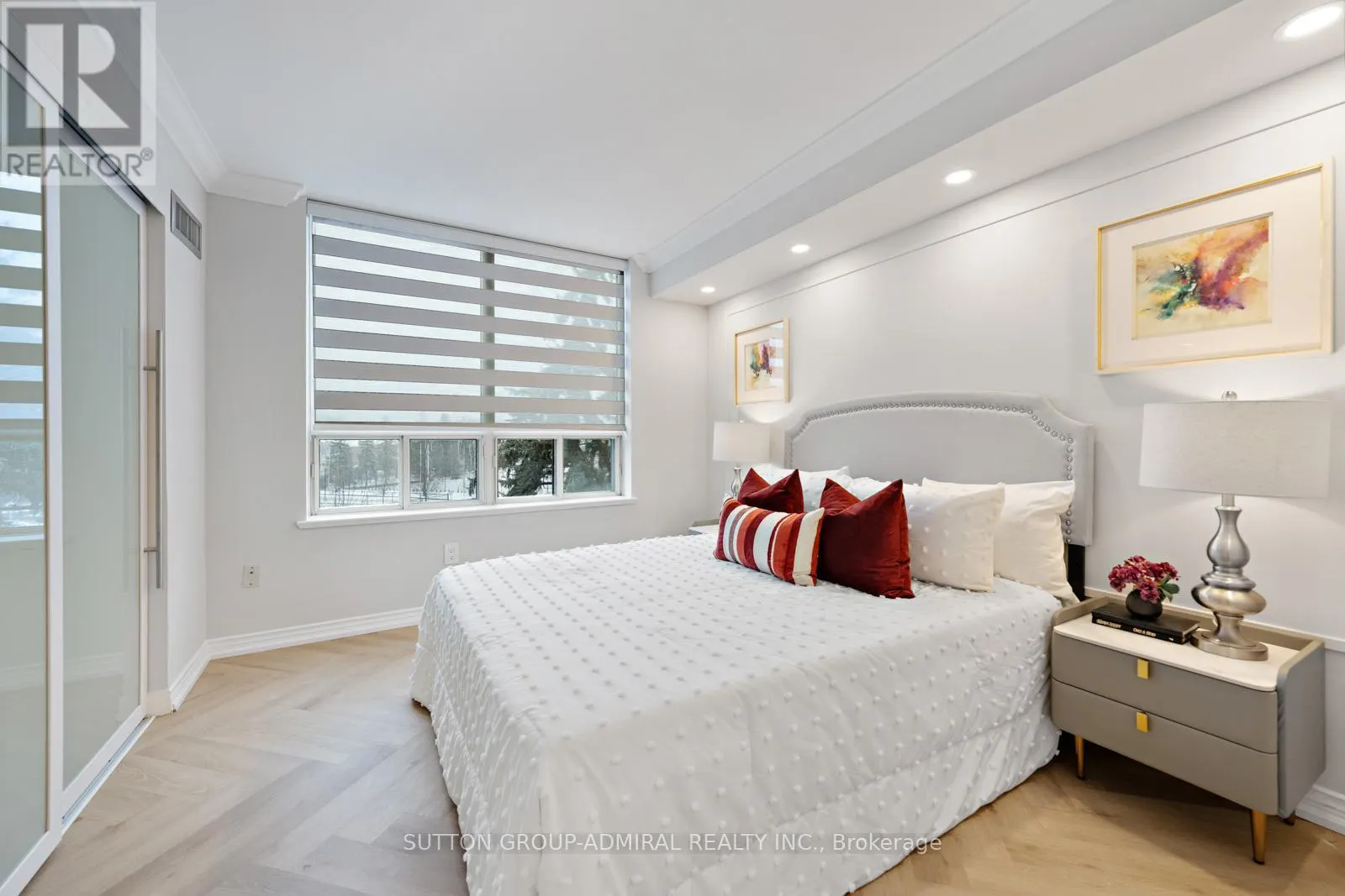 304 - 7 TOWNSGATE DRIVE