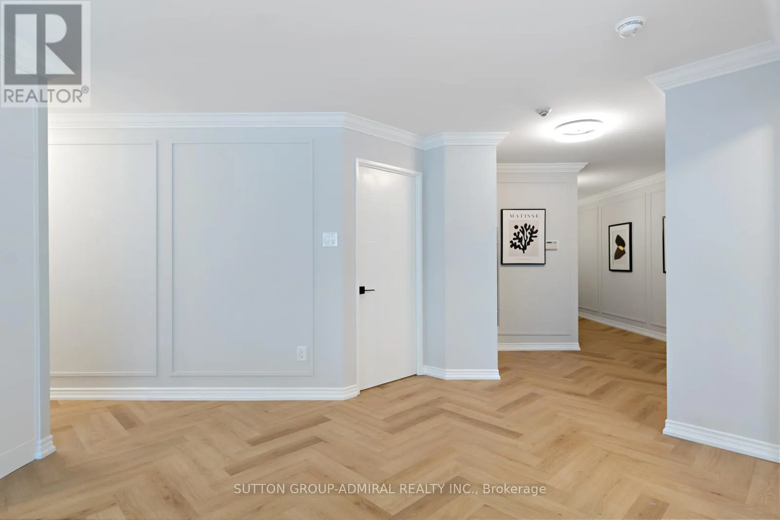 304 - 7 TOWNSGATE DRIVE