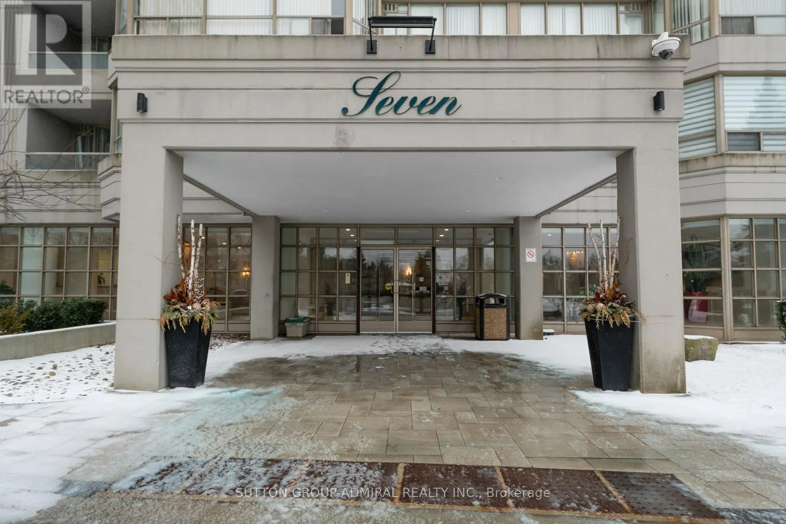 304 - 7 TOWNSGATE DRIVE