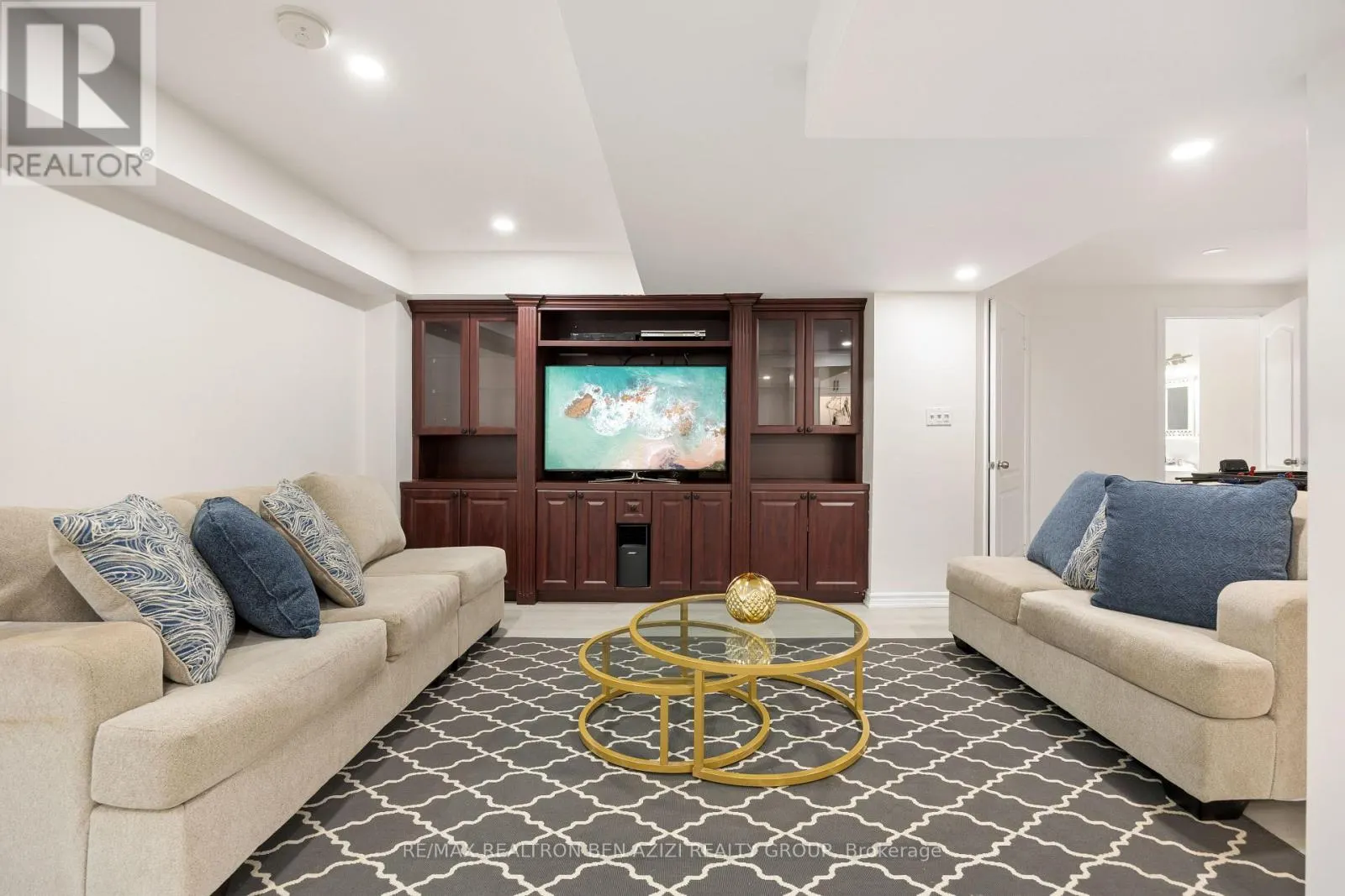 78 CHARING CRESCENT