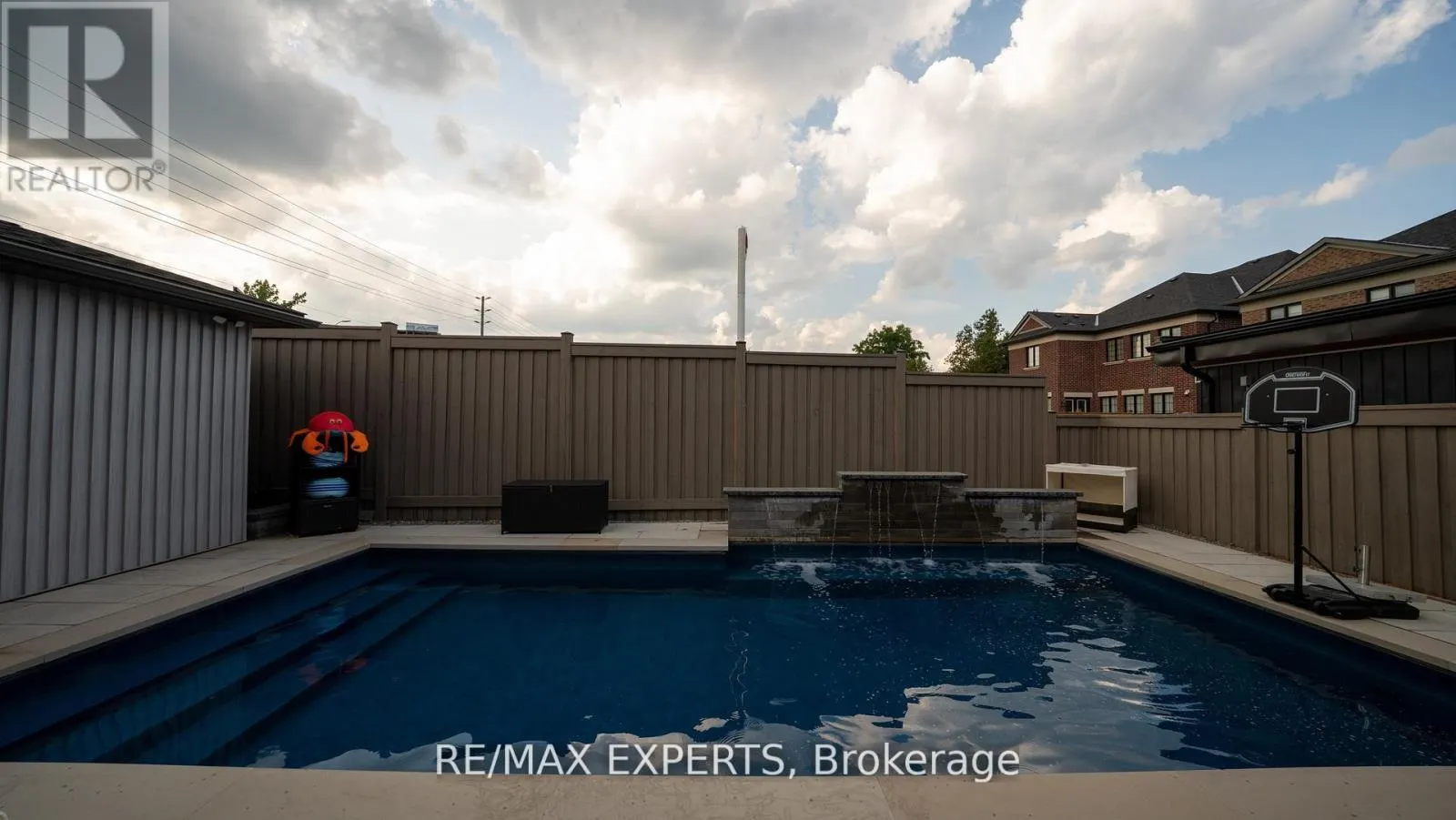 89 ROSSHAVEN CRESCENT
