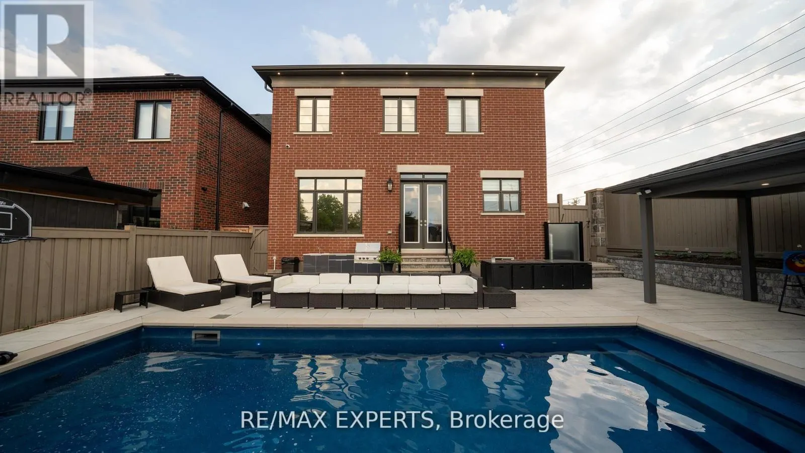 89 ROSSHAVEN CRESCENT