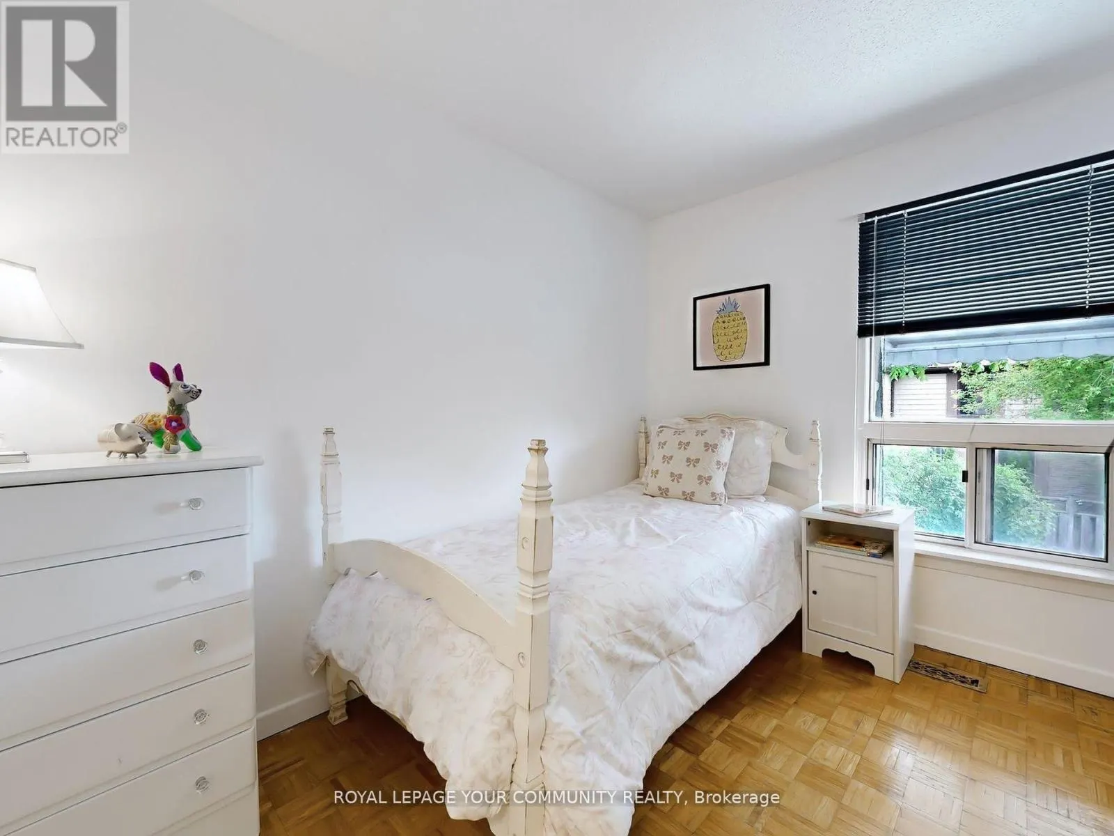 4 KITSILANO CRESCENT