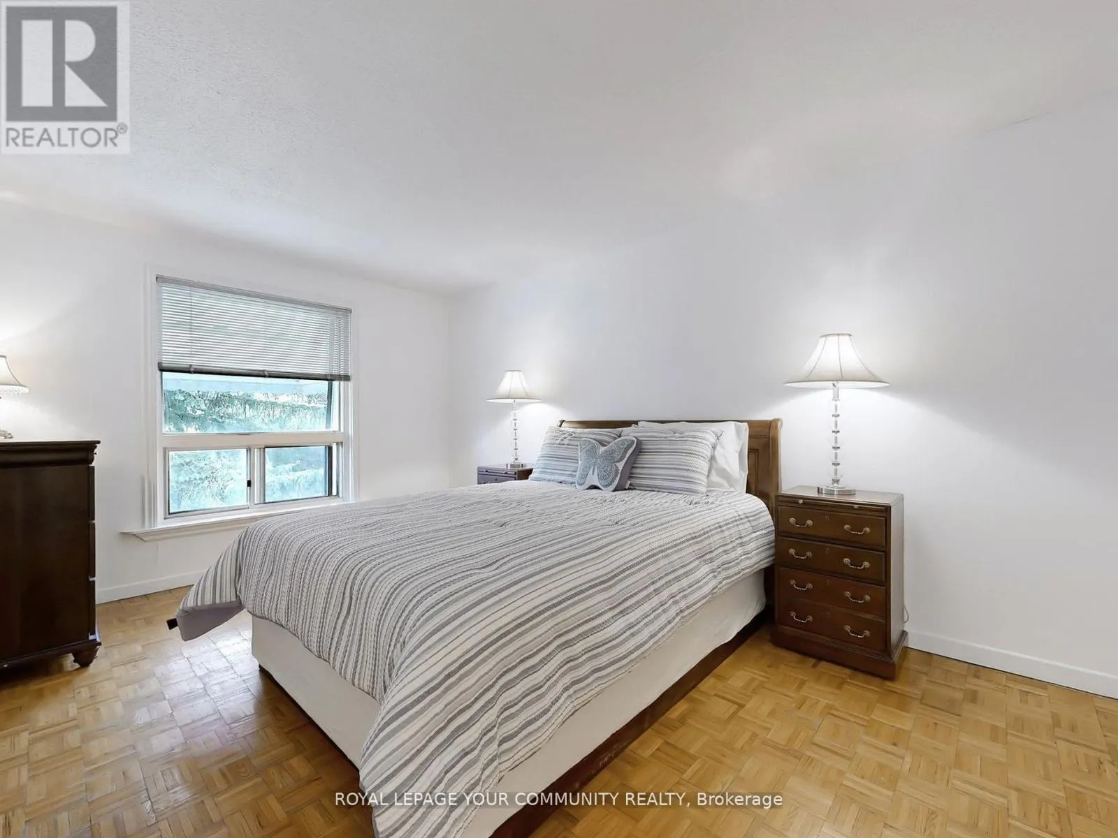 4 KITSILANO CRESCENT