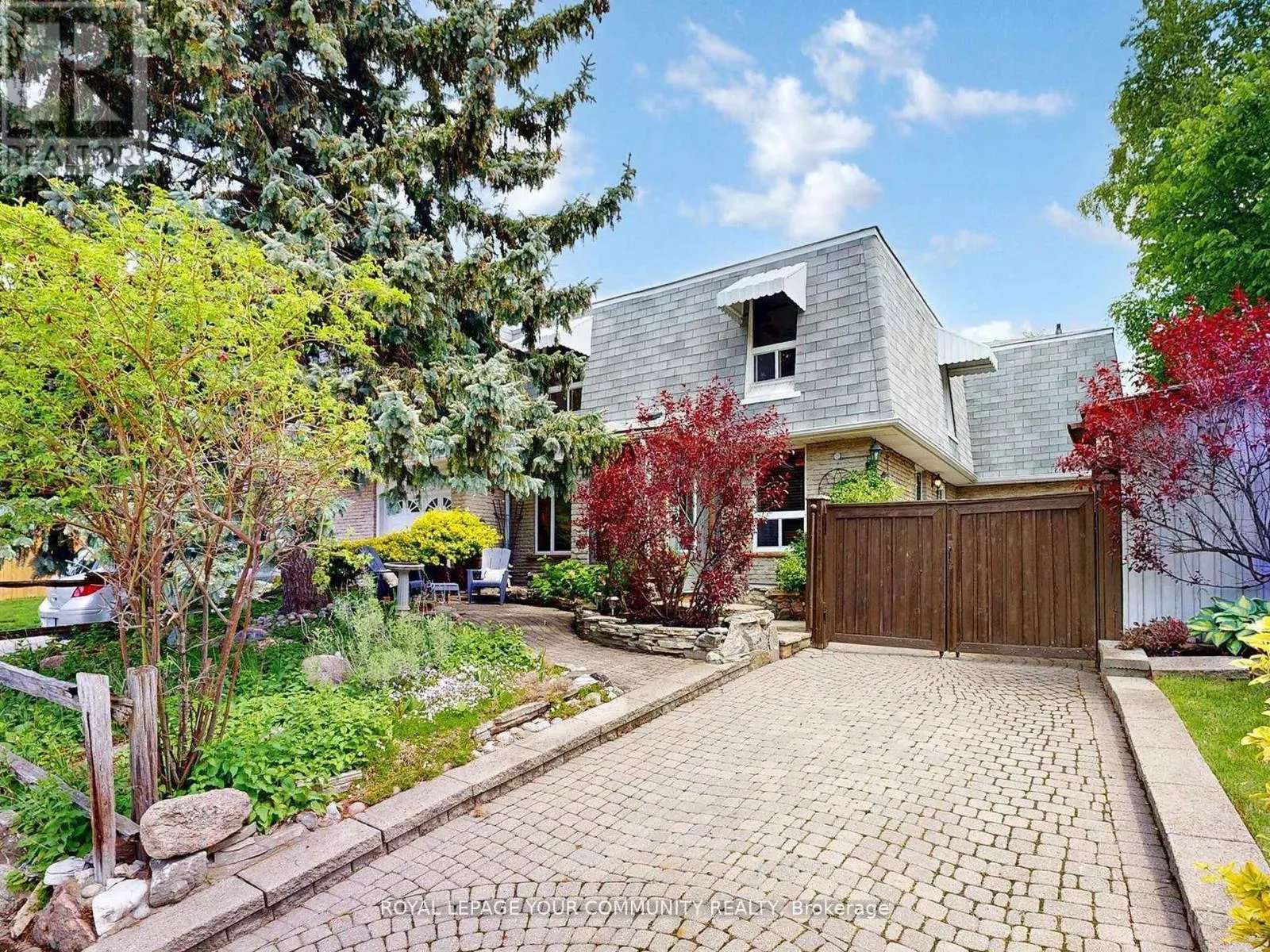 4 KITSILANO CRESCENT