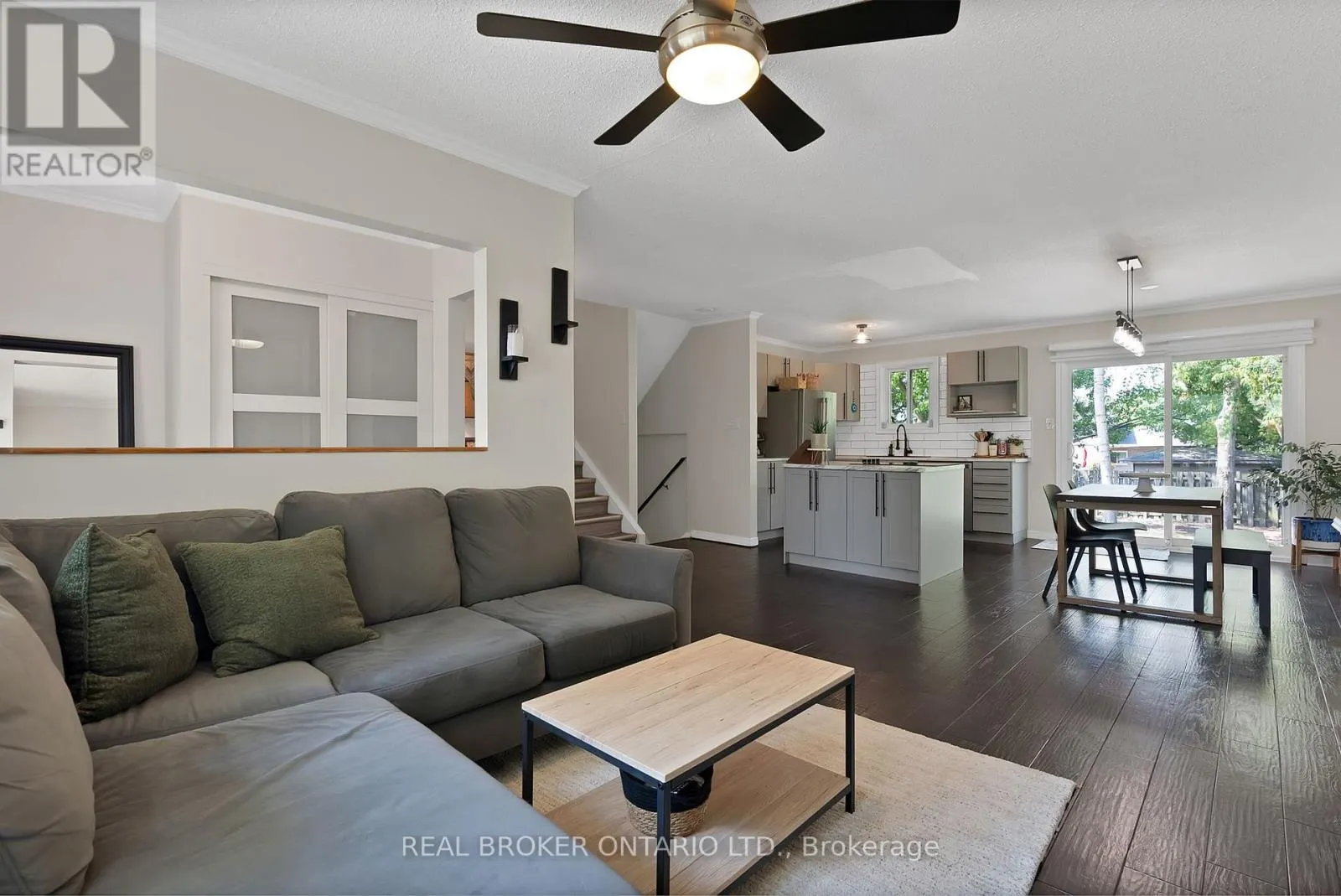 1036 METRO ROAD N