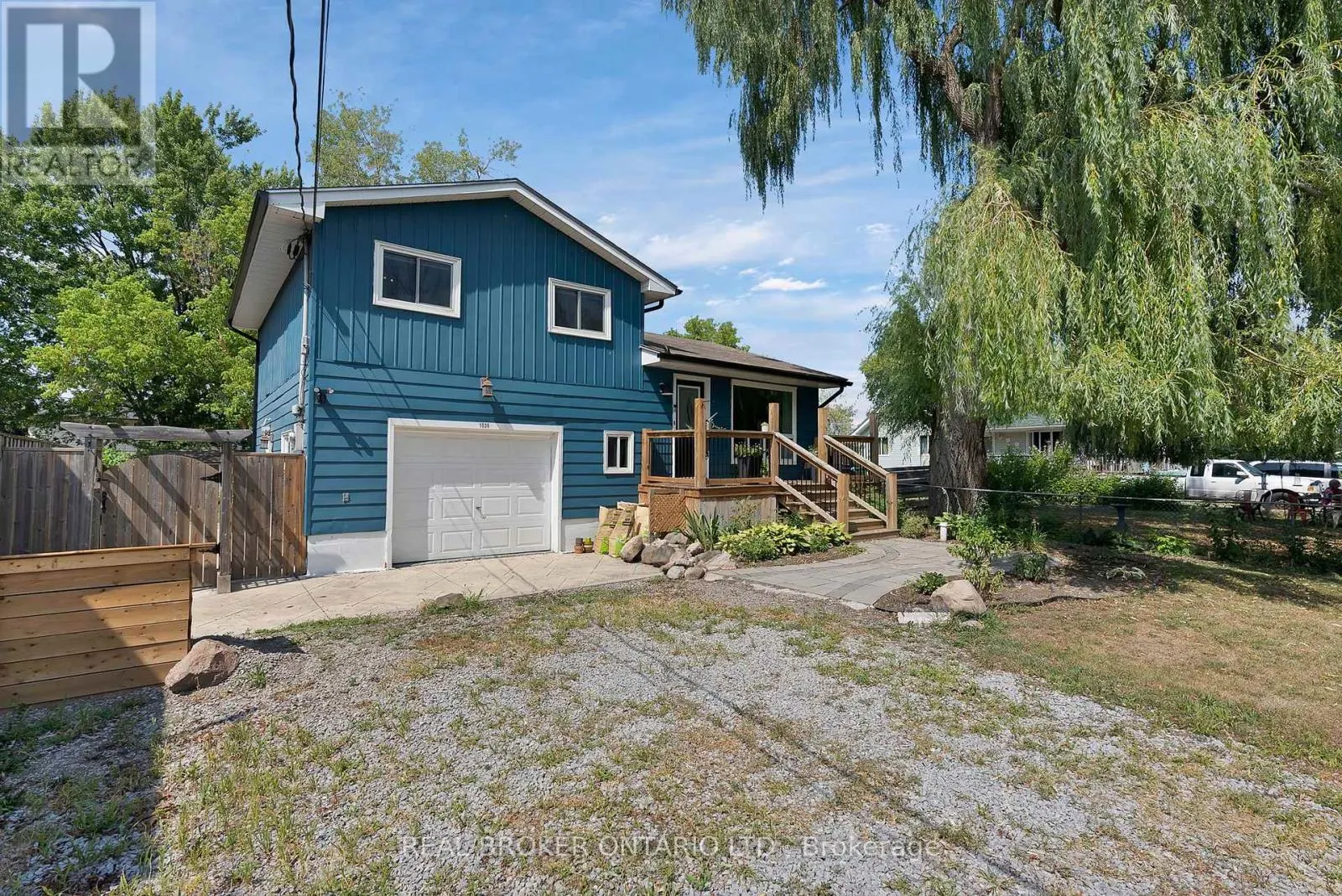 1036 METRO ROAD N