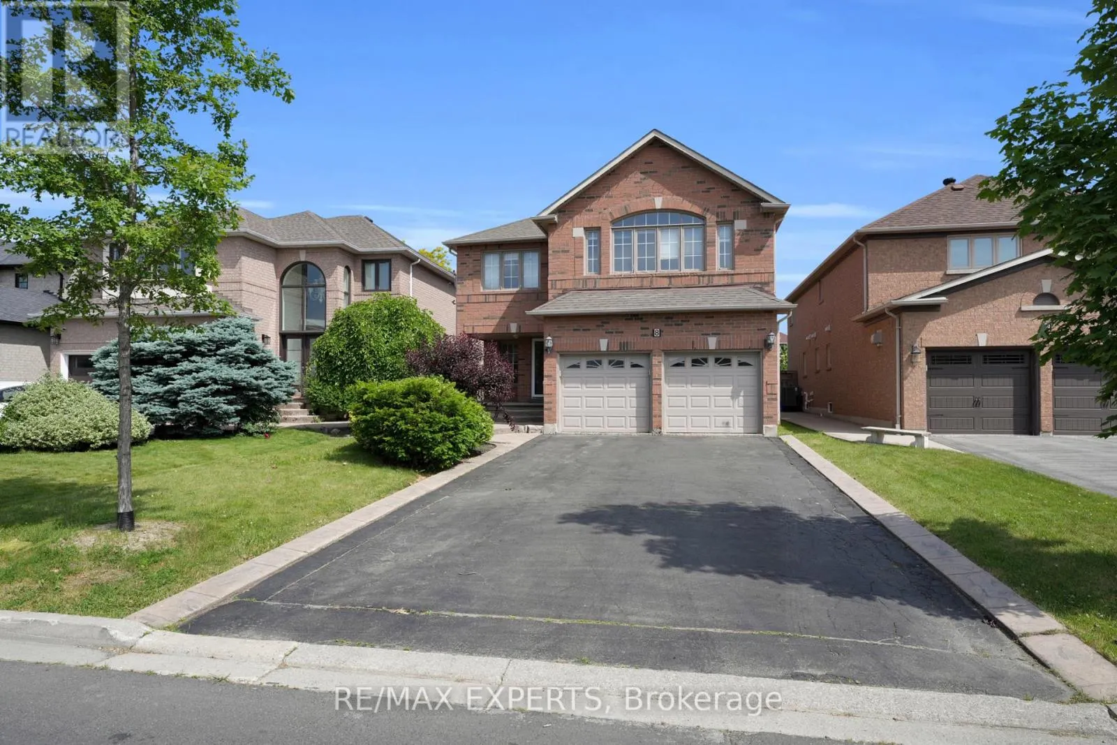 8 PINE HOLLOW CRESCENT