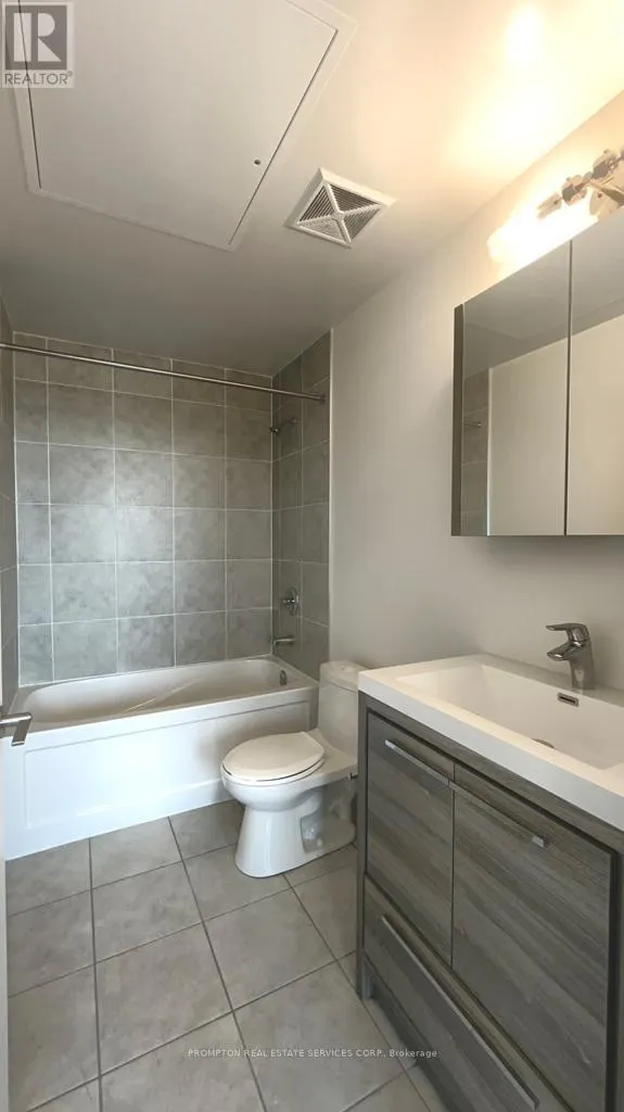 807 - 8 ROUGE VALLEY DRIVE W