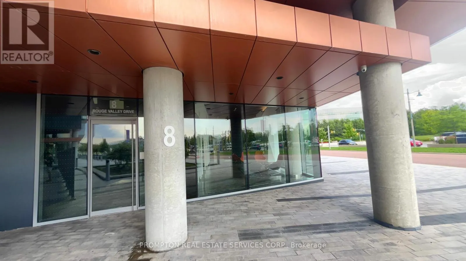 807 - 8 ROUGE VALLEY DRIVE W