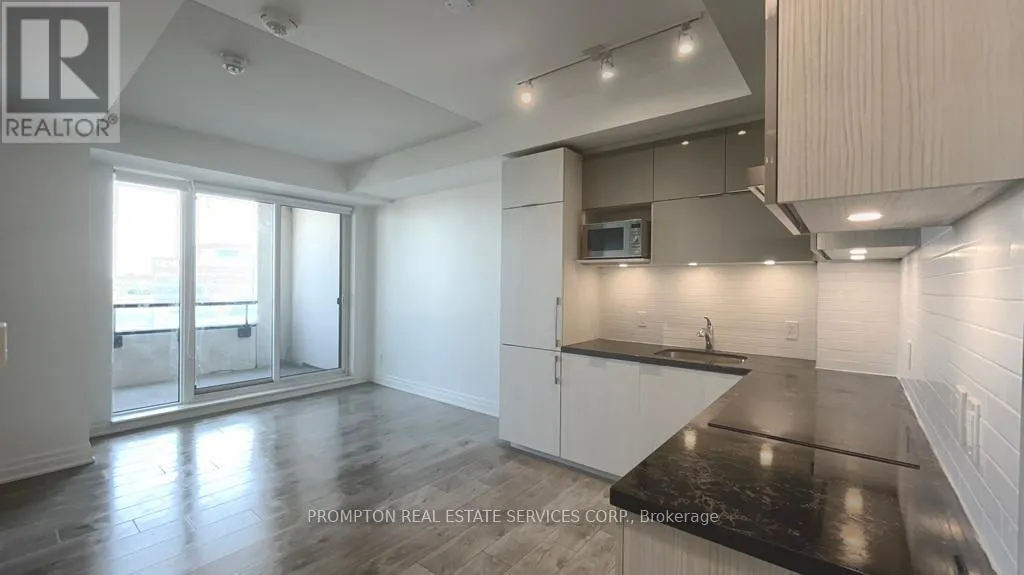 807 - 8 ROUGE VALLEY DRIVE W