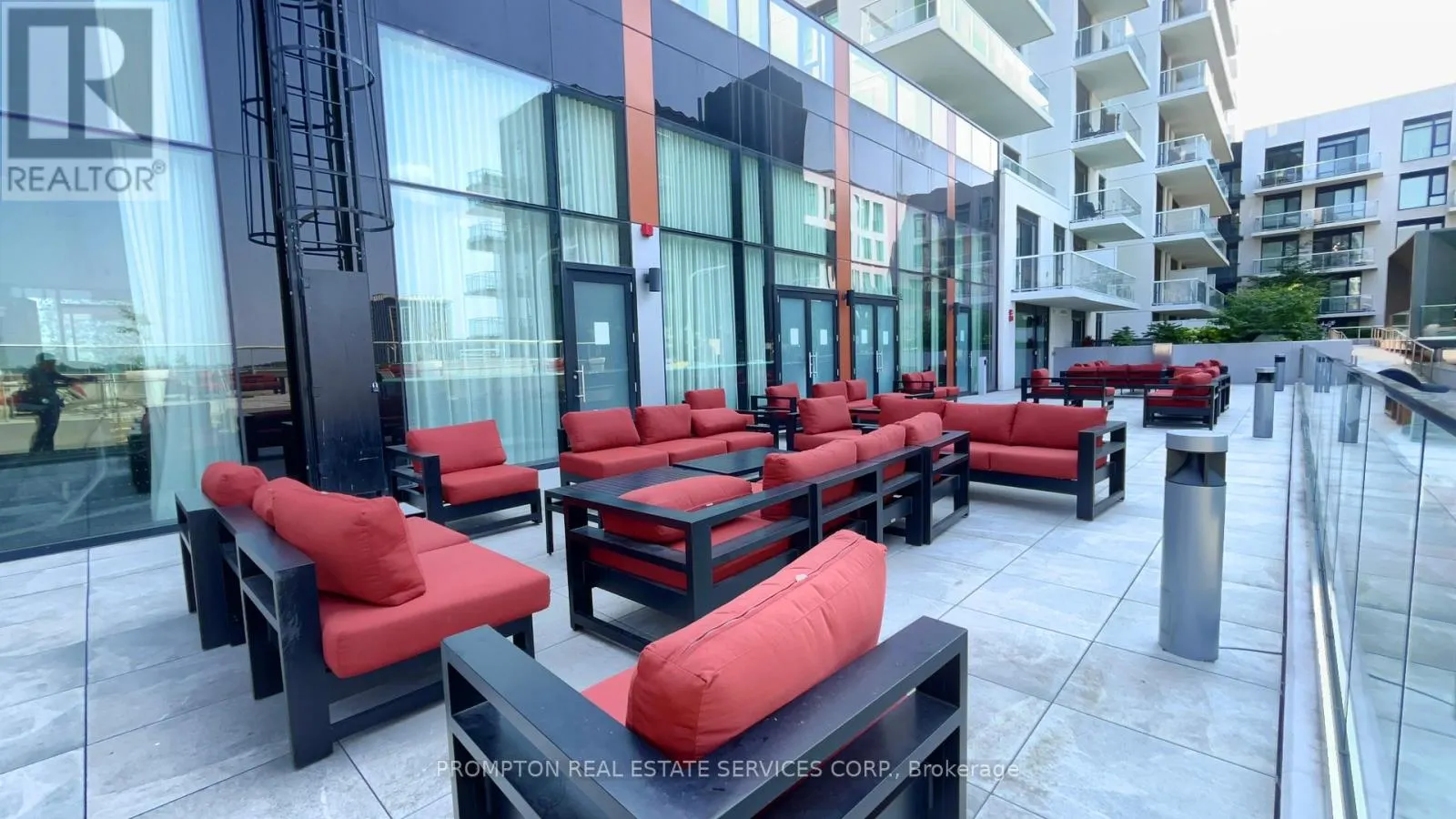 807 - 8 ROUGE VALLEY DRIVE W