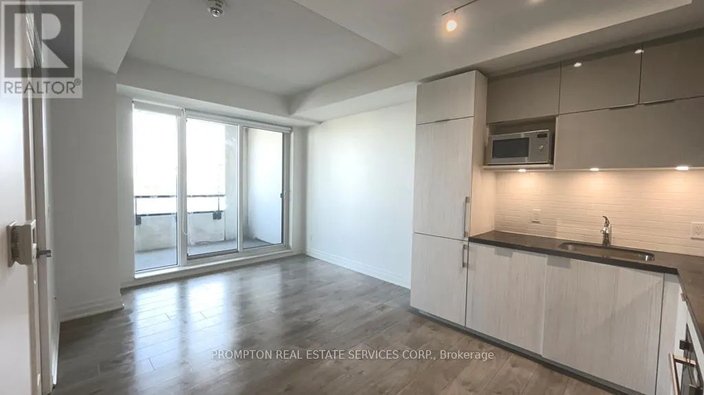807 - 8 ROUGE VALLEY DRIVE W