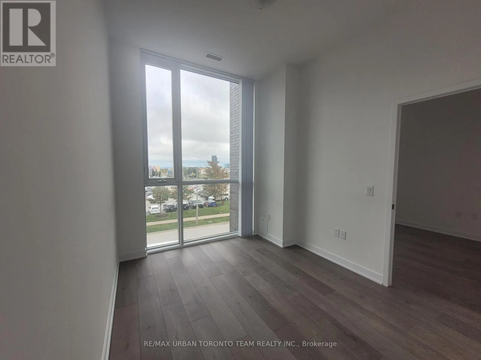 208 - 10 HONEYCRISP CRESCENT