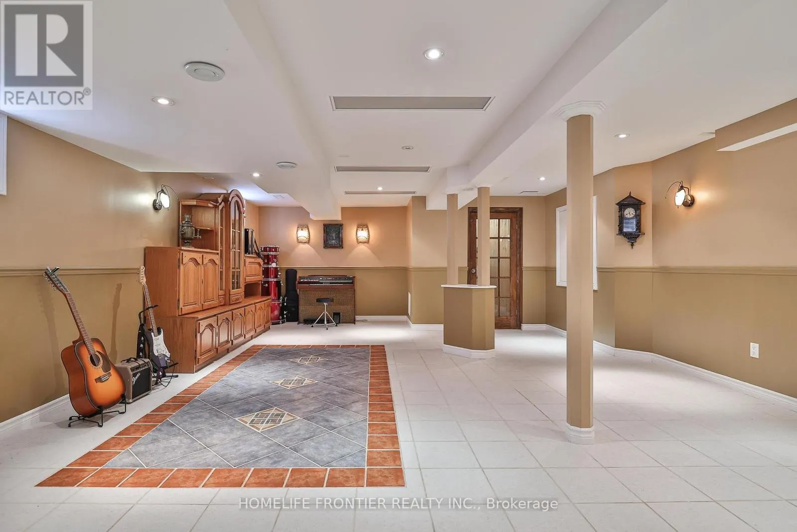 110 RED RIVER CRESCENT