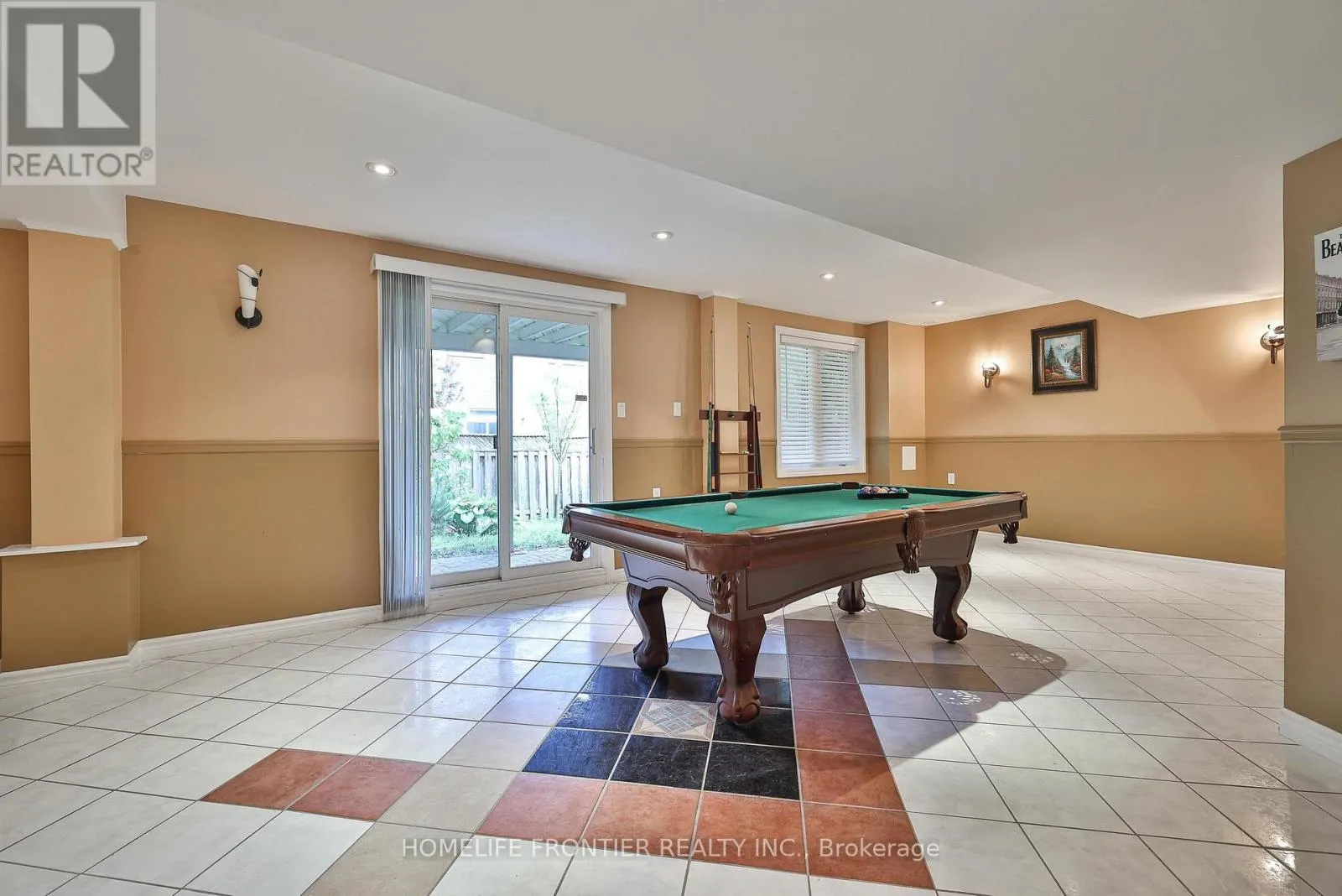 110 RED RIVER CRESCENT