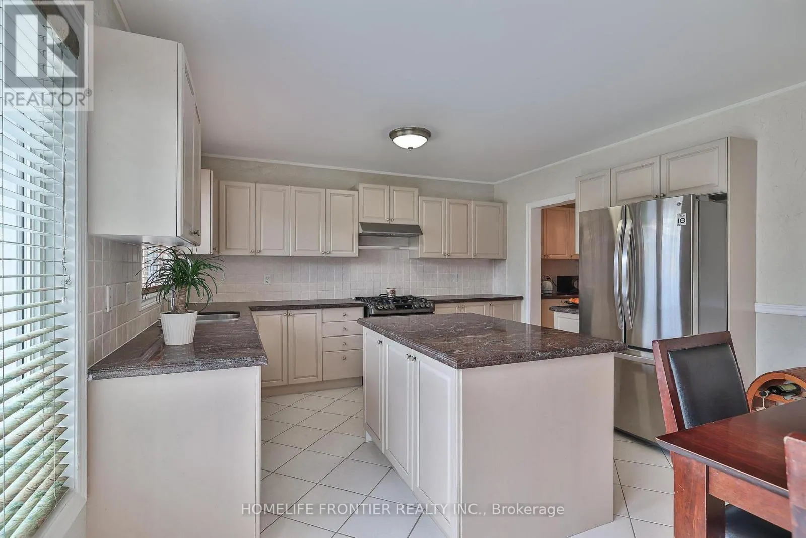 110 RED RIVER CRESCENT