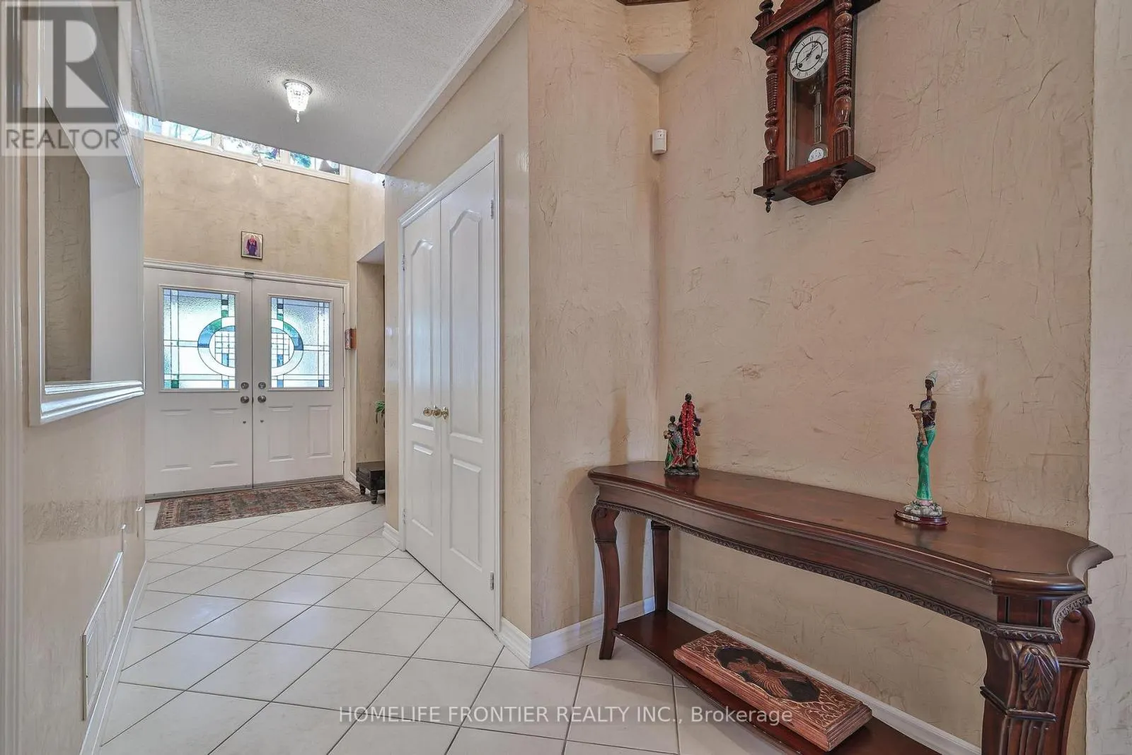110 RED RIVER CRESCENT
