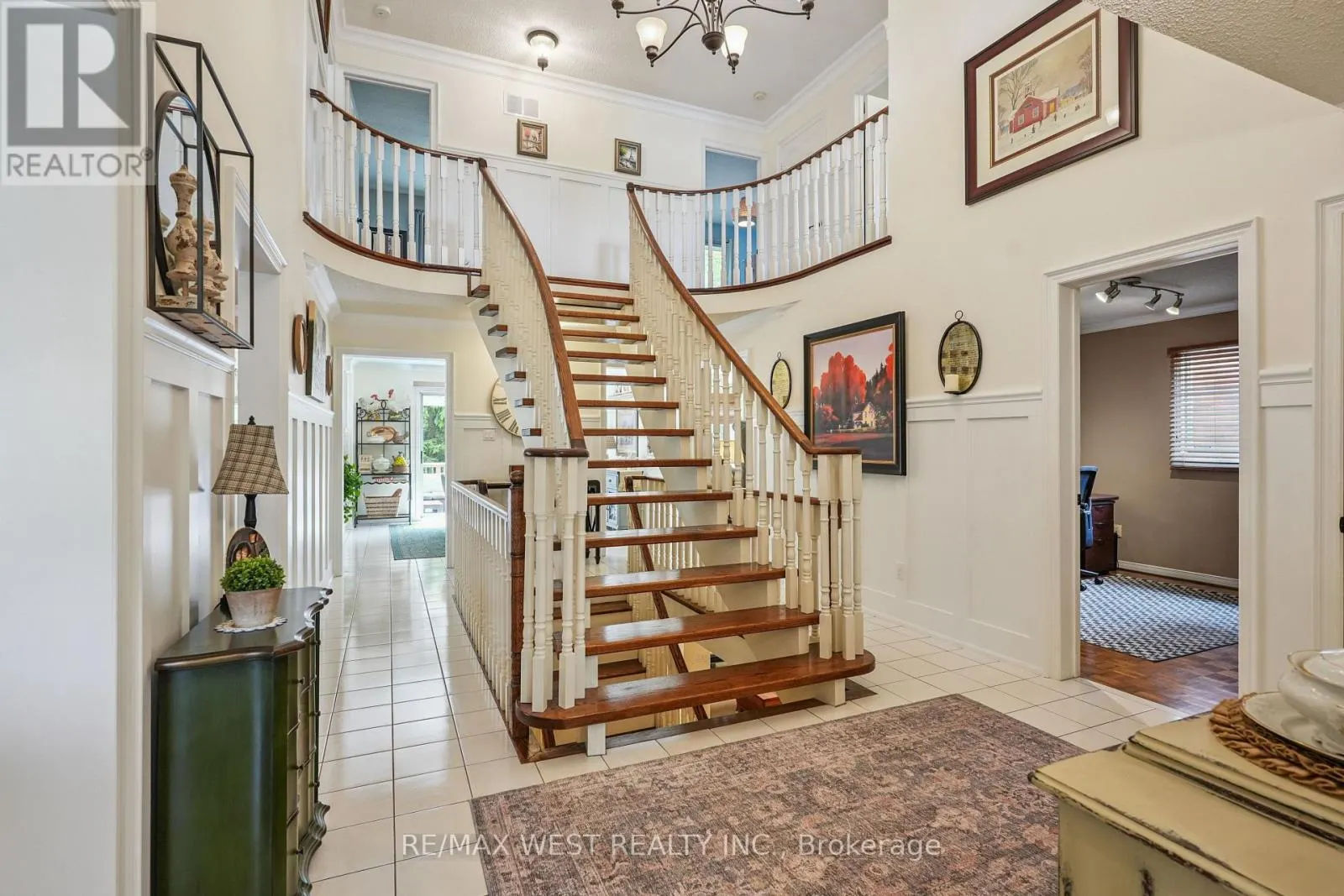 43 SUMMITCREST DRIVE